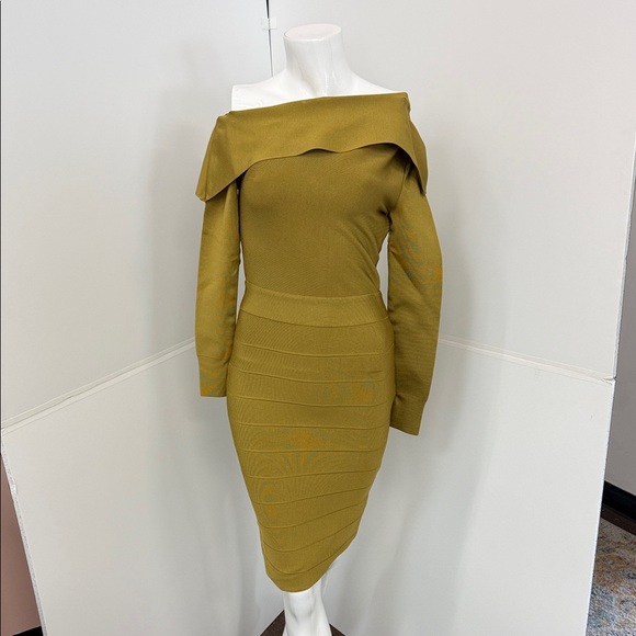 Herve Leger SLB8445443Mustard Off-Shoulder Midi Dress NWT